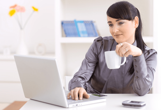 4-Woman Online Shopping