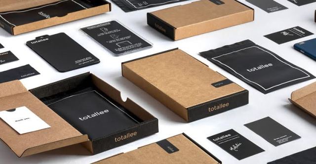 totallee-case-packaging